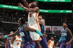 刚刚！广州队迎足总杯关键赛冲刺阶段夏洛特黄蜂备战中超，费德勒新星逆转表现惊艳的简单介绍