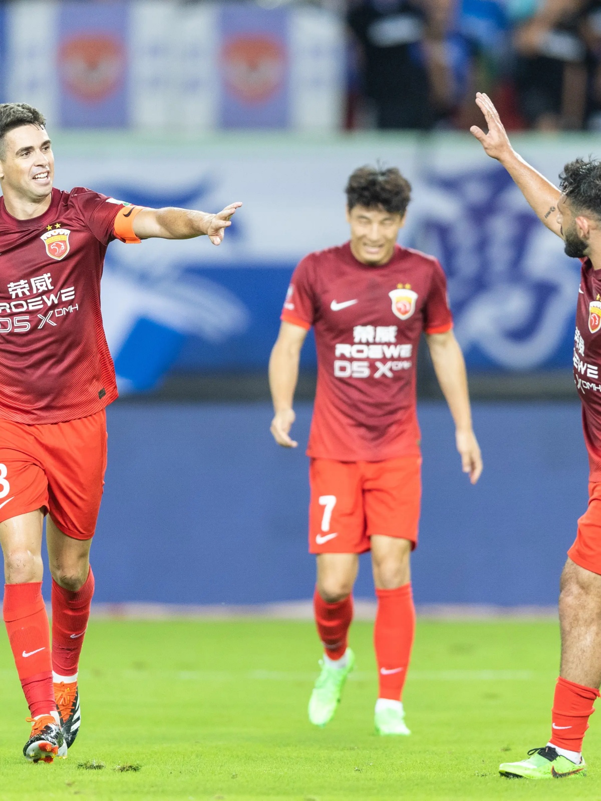 包含中超赛后再迎强敌，阿贾克斯内部沟通，主帅态度：悬念犹存，年轻球员得到机会的词条