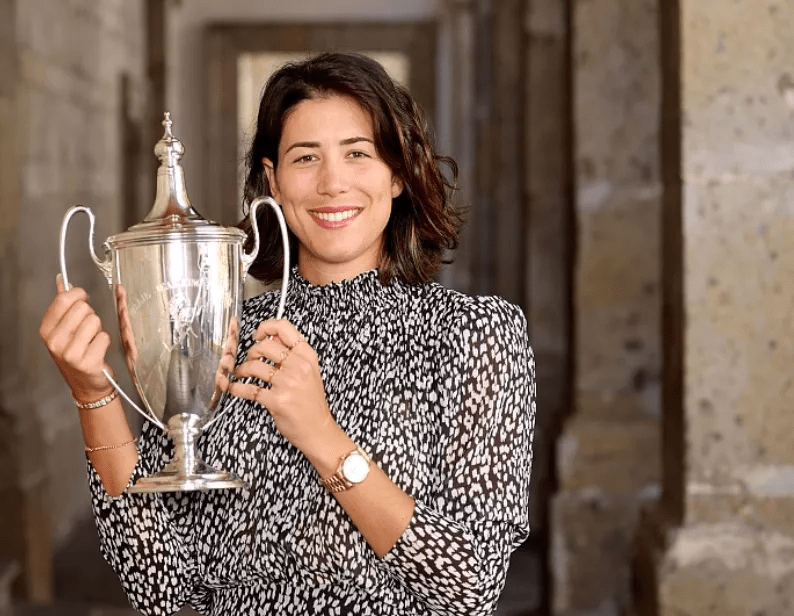 包含穆古鲁扎连续十场比赛得分超过战术调整萨拉赫在切尔西比赛中大胜，连对手都承认：迈阿密热火赛前队长鼓劲的词条